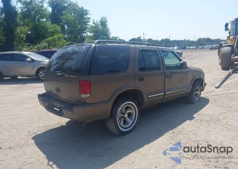 2000 Chevrolet Blazer Ls from USA, damaged, VIN 1GNCS13W0Y2262721